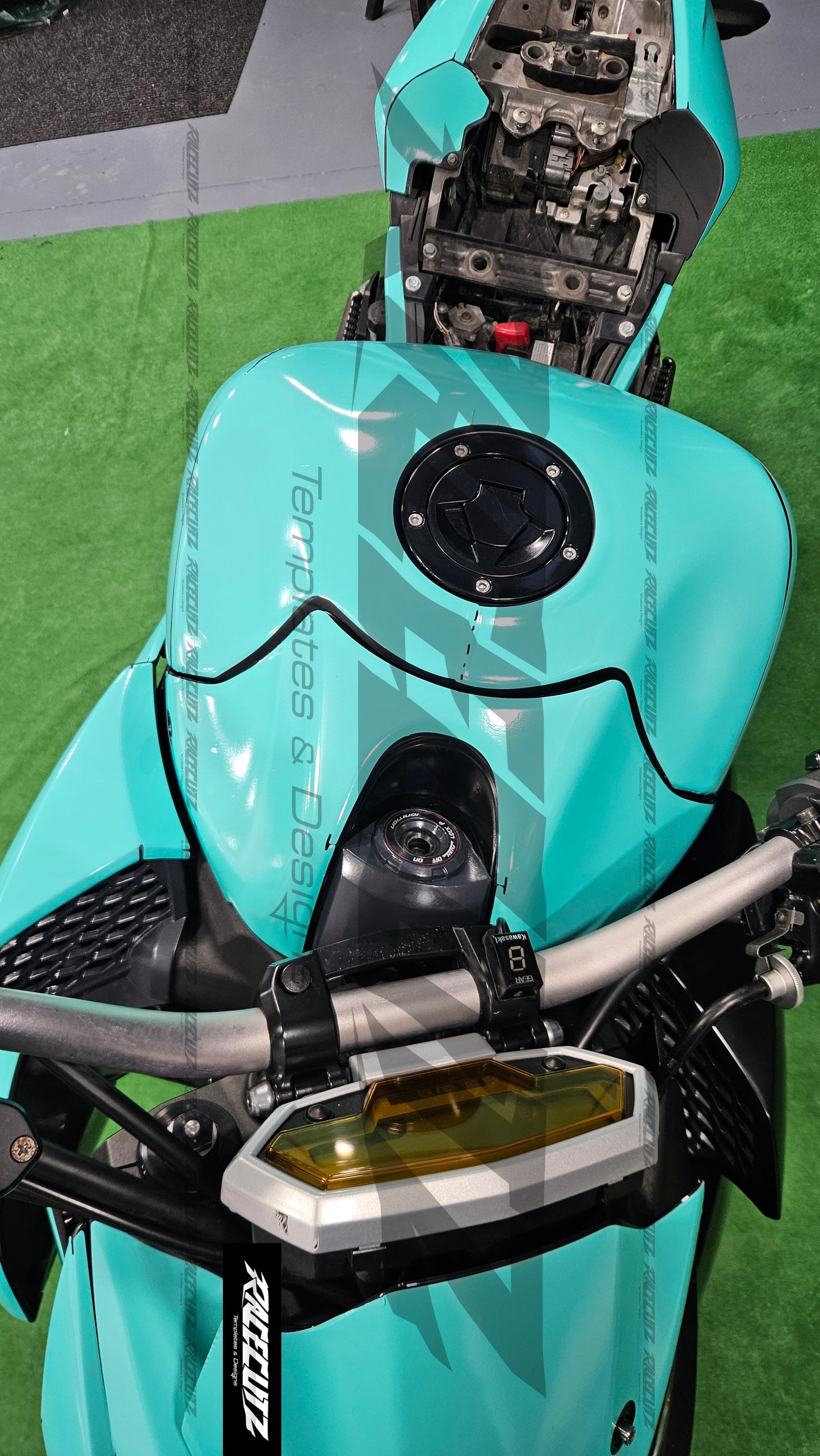 KAWASAKI Z1000 2010-2013 TEMPLATE