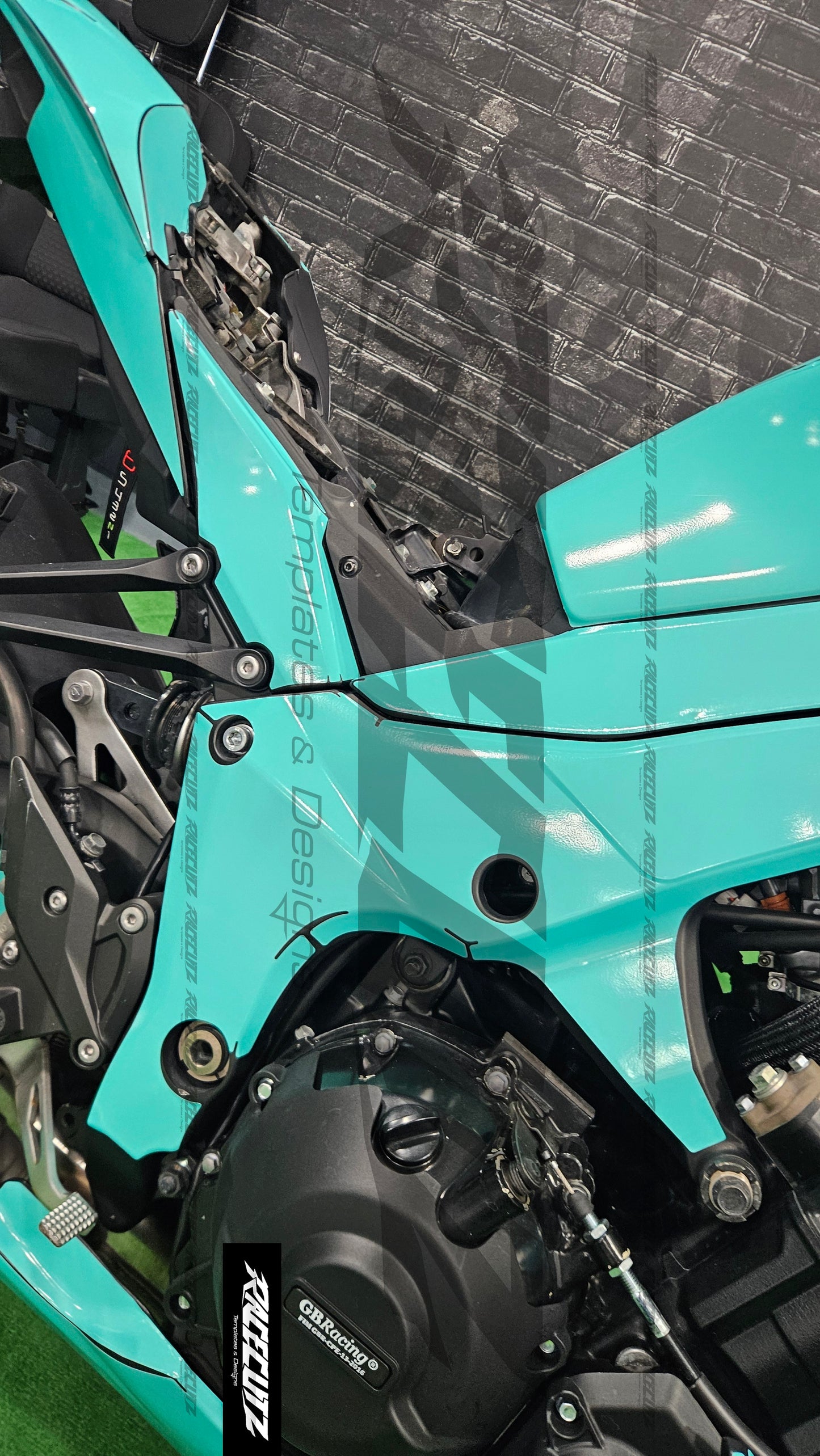 KAWASAKI Z1000 2010-2013 TEMPLATE