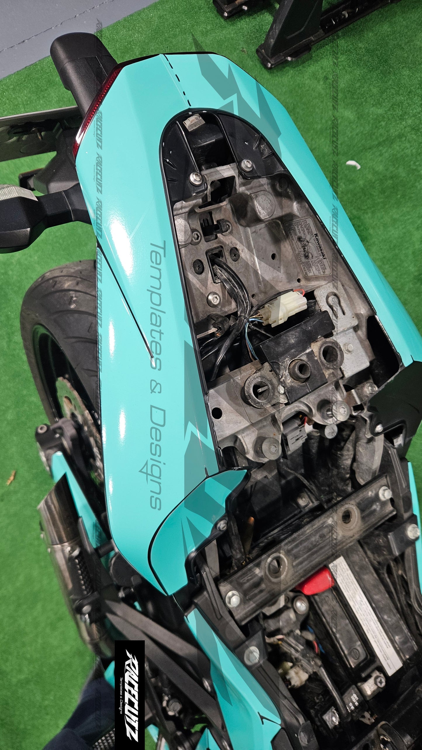 KAWASAKI Z1000 2010-2013 TEMPLATE
