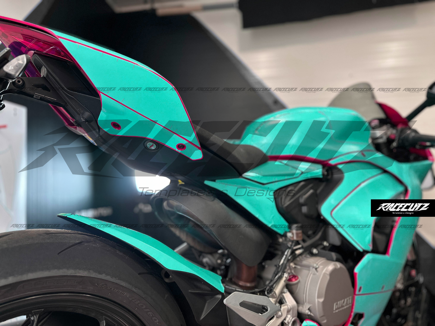 DUCATI PANIGALE V2 2020-2024 TEMPLATE