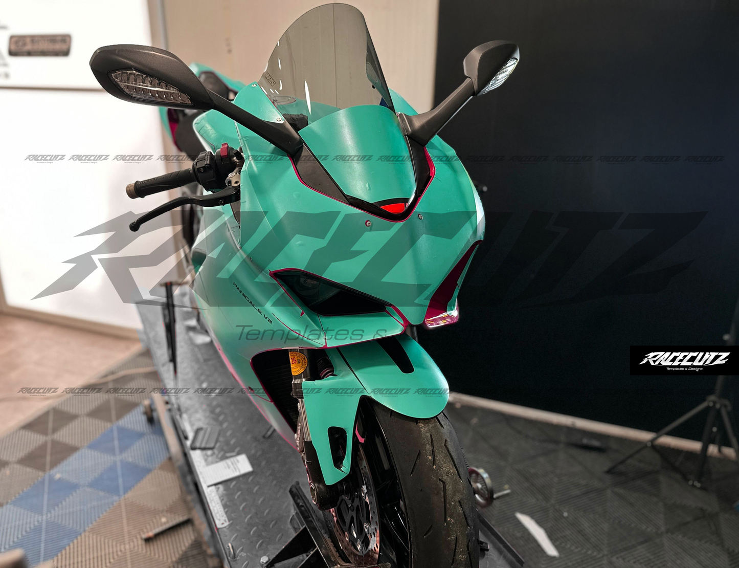 DUCATI PANIGALE V2 2020-2024 TEMPLATE