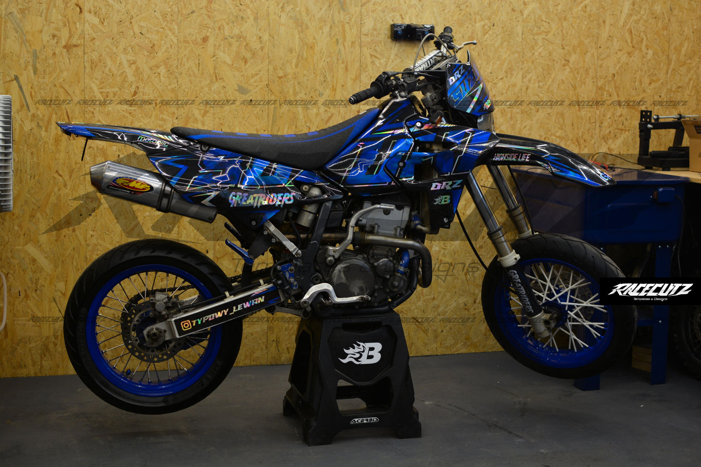 SUZUKI DRZ 400 2000-2024 POLISPORT RESTYLE TEMPLATE