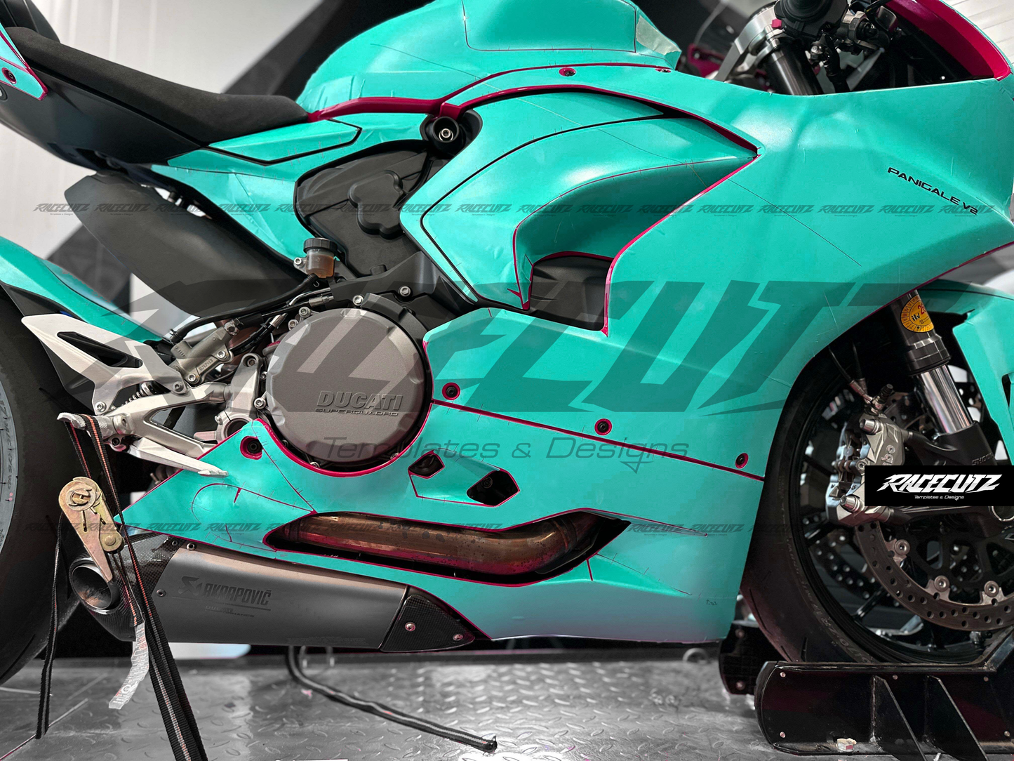 DUCATI PANIGALE V2 2020-2024 TEMPLATE
