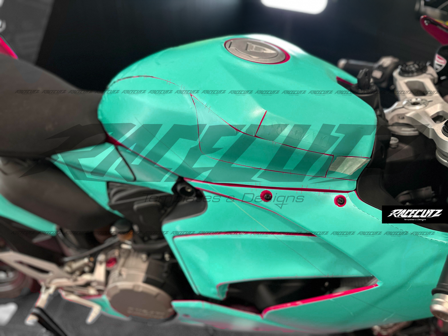 DUCATI PANIGALE V2 2020-2024 TEMPLATE