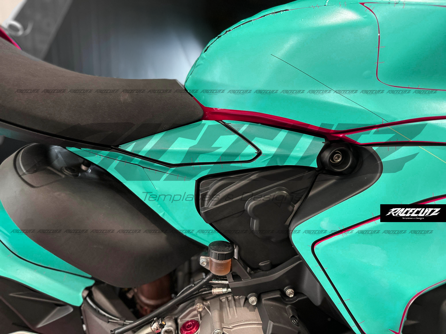 DUCATI PANIGALE V2 2020-2024 TEMPLATE