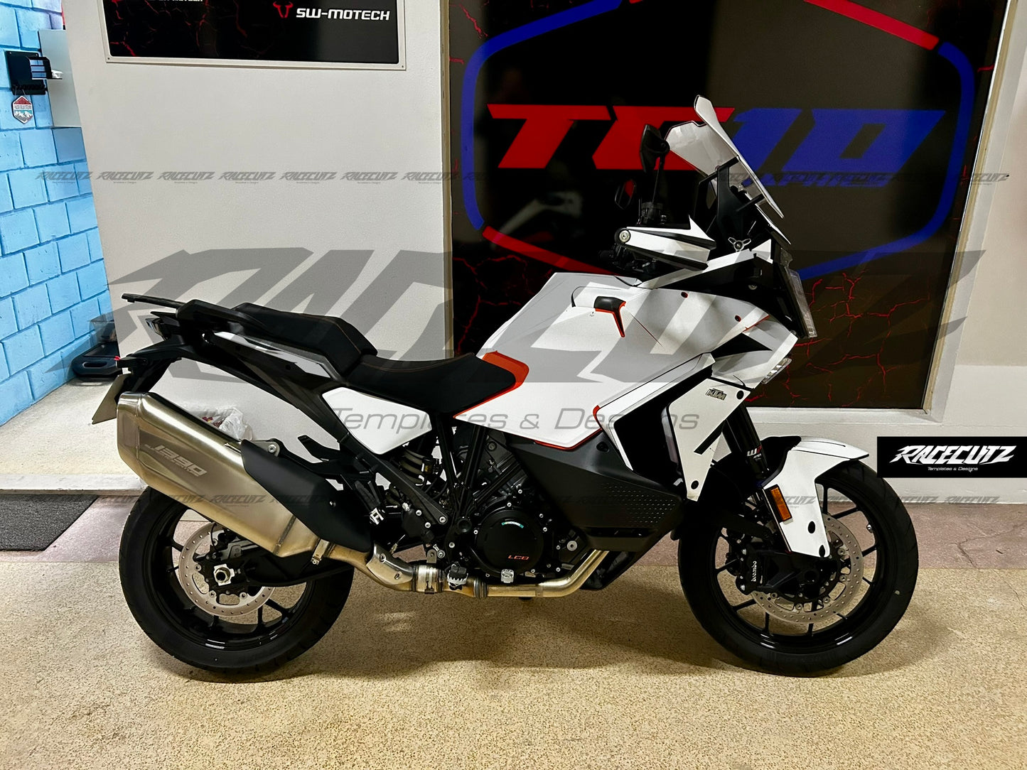 KTM 1390 SUPER ADVENTURE S 2026 TEMPLATE