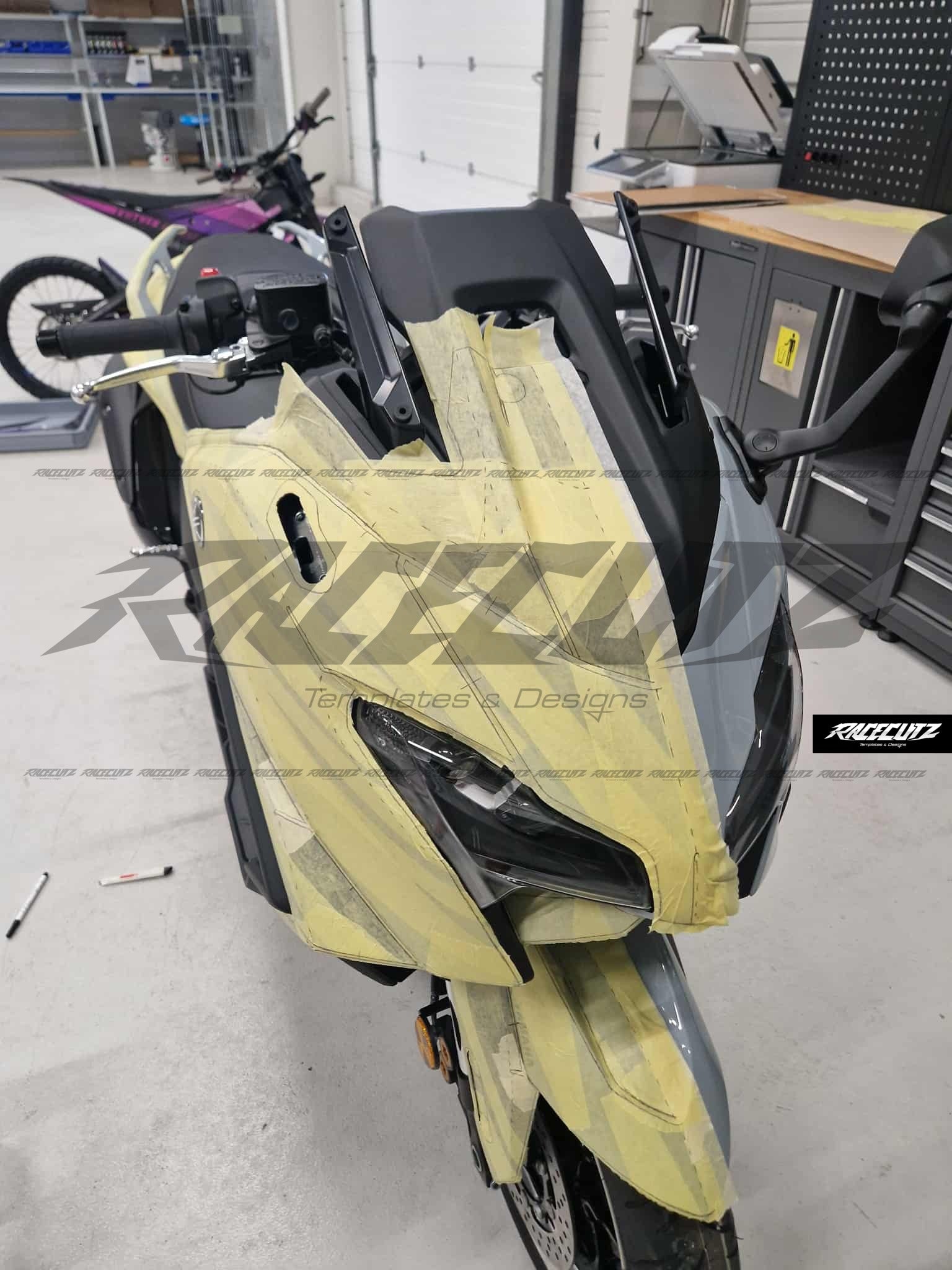 YAMAHA TMAX 560 2025-2026 TEMPLATE – RaceCutz