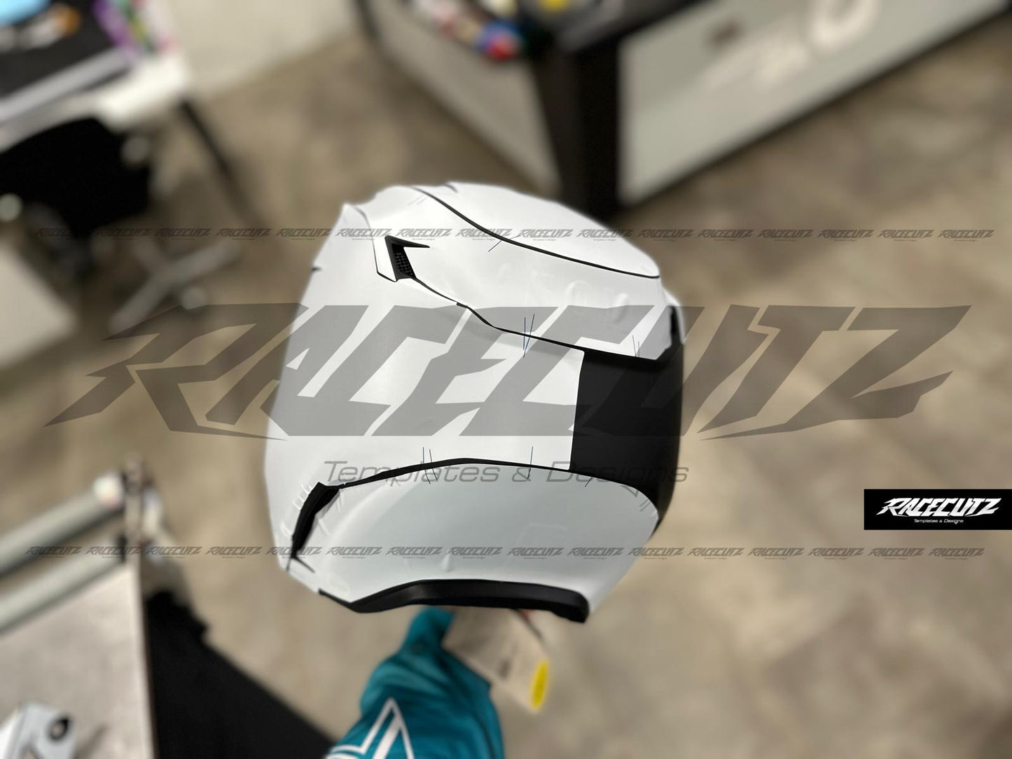 FOX V1 2024+ SIZE LARGE TEMPLATE